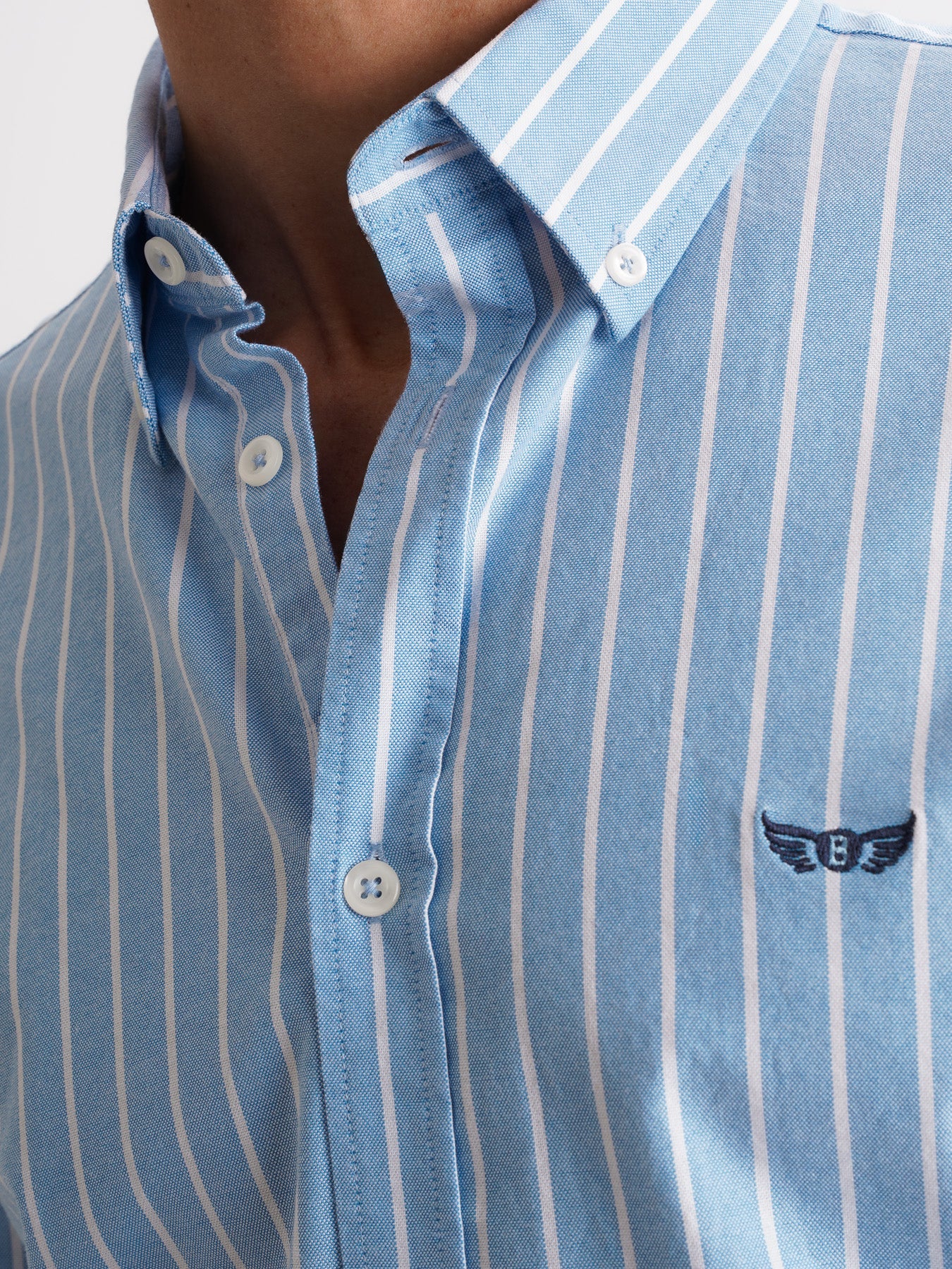 Camisa azul Oxford de corte estándar de Mr. Blue