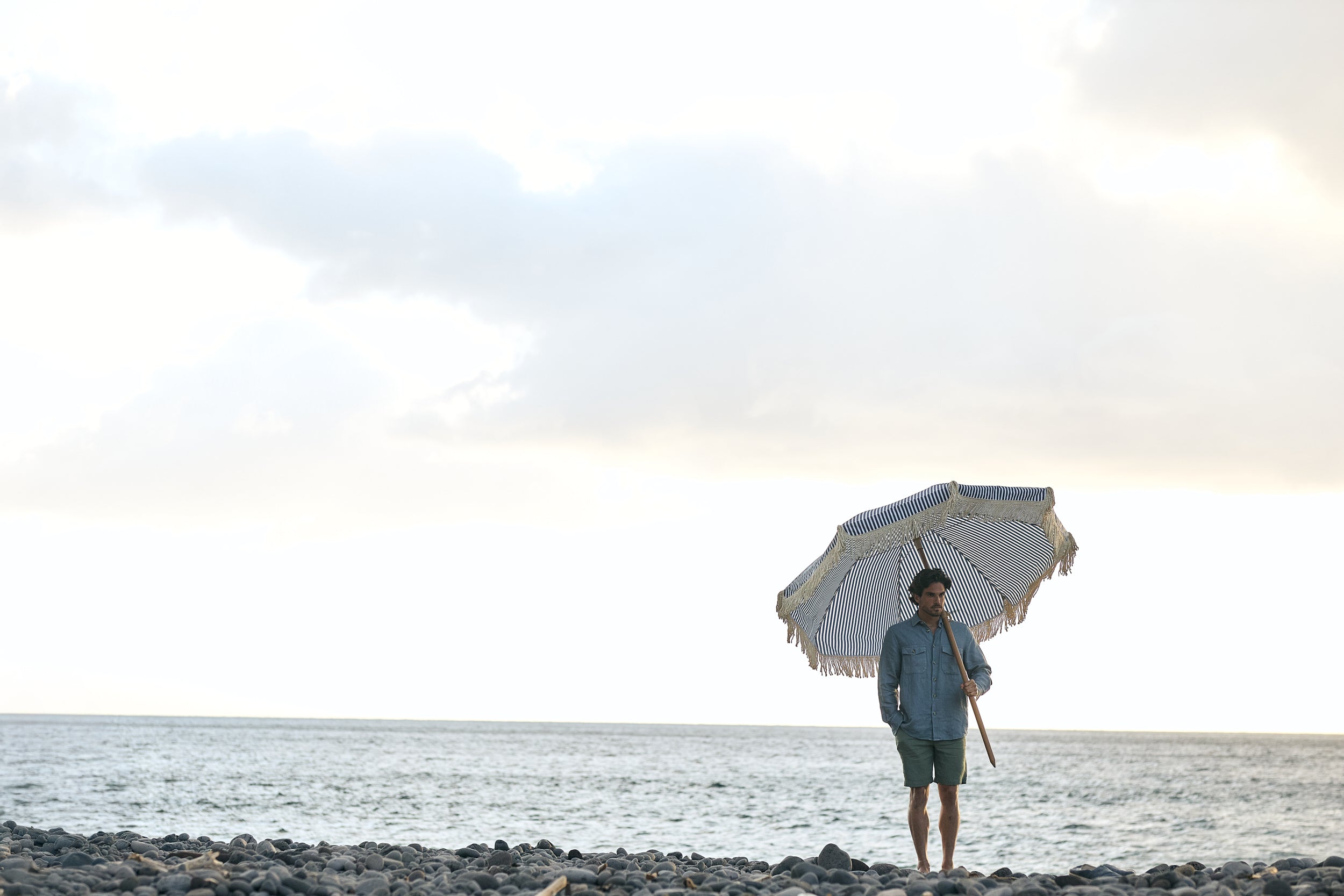 Mr. Blue Nova coleção SS26: Summer Stories. Moda masculina de primavera verão com estilo unico. Coleção Mark Bellucci, premium e com um estilo intemporal