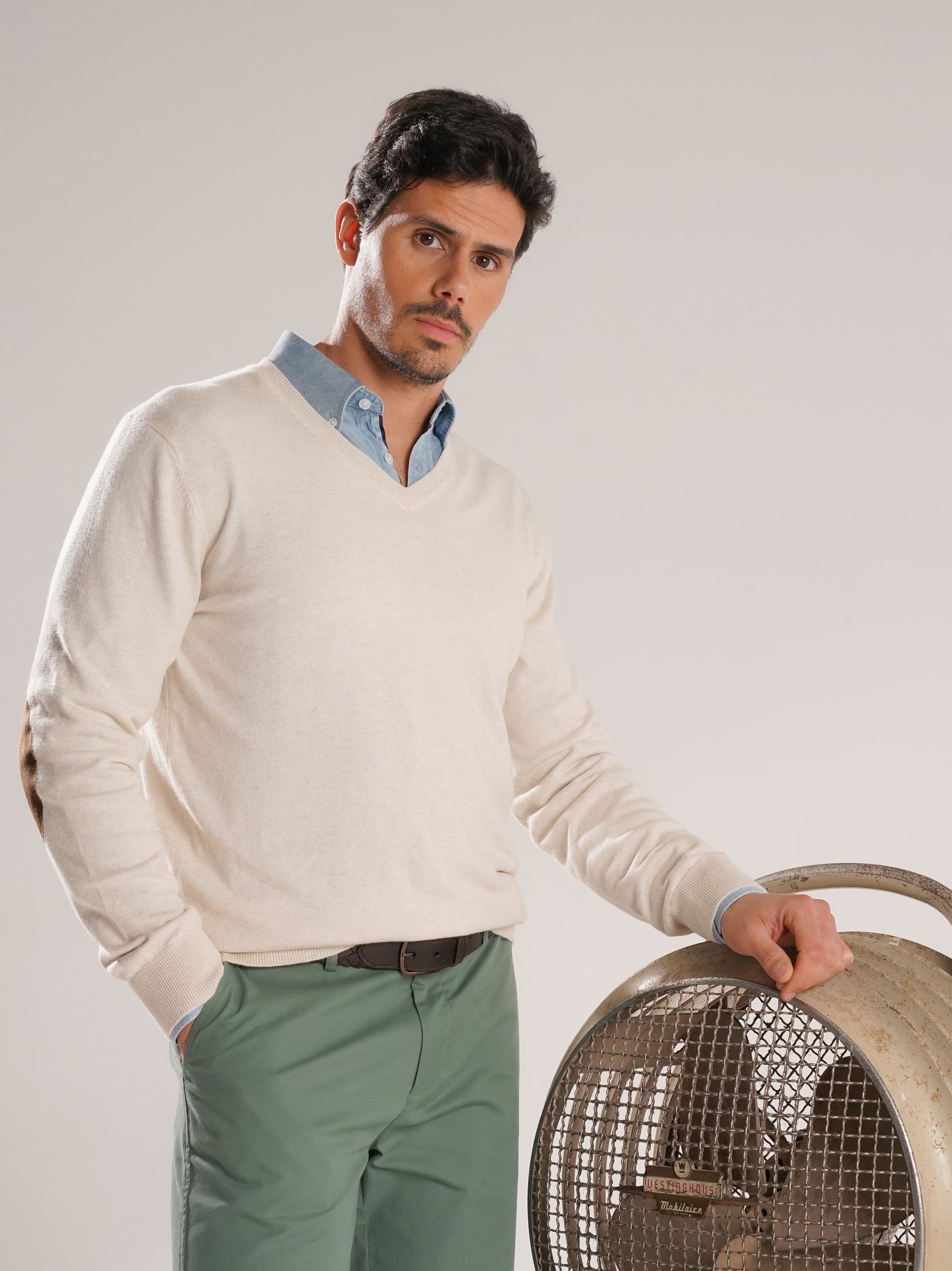 BEIGE PULLOVER WITH REGULAR FIT MR ELBOW PADS. BLUE