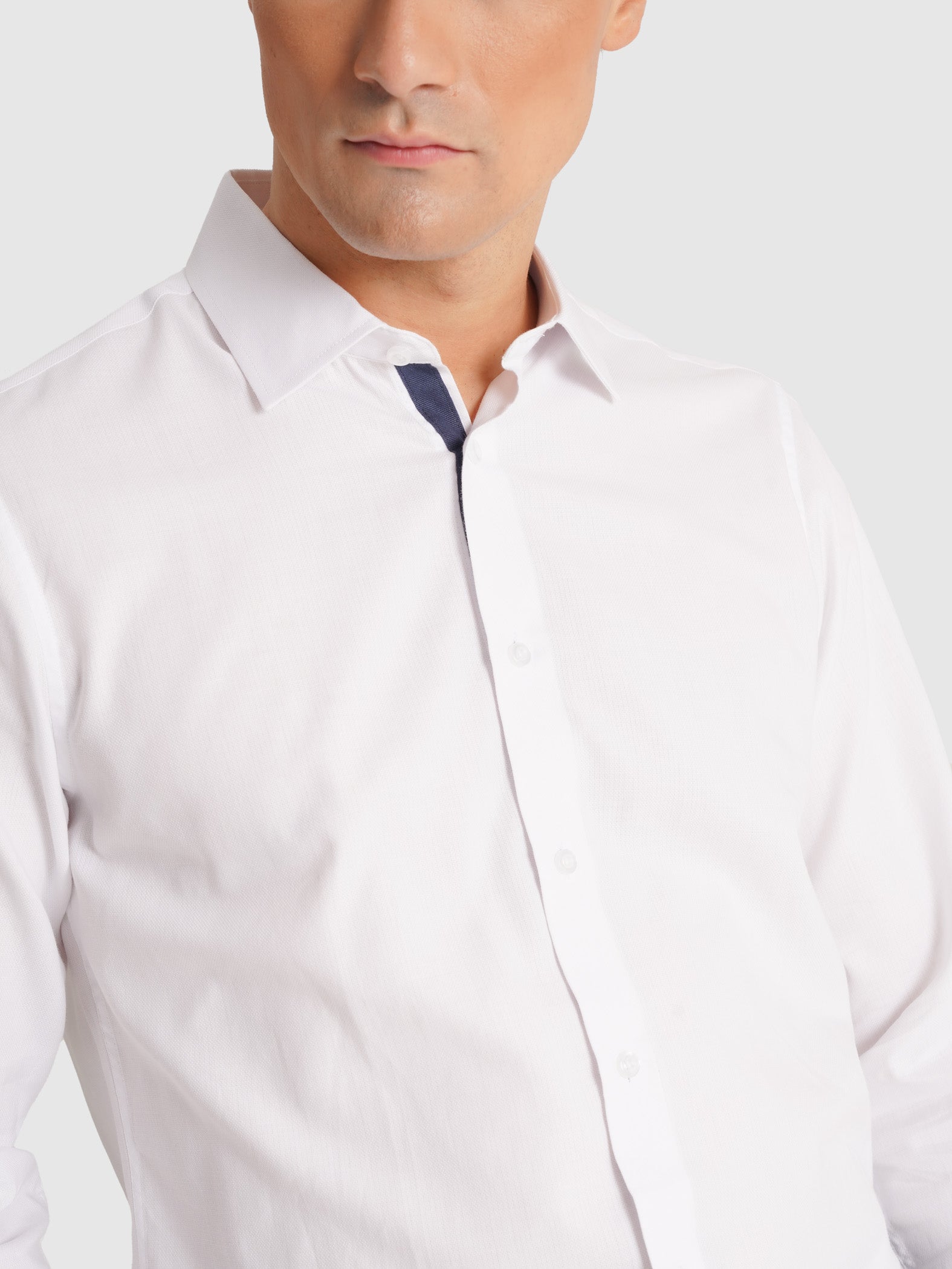 CAMISA OXFORD BRANCA MANGA COMPRIDA SLIM FIT MR. BLUE